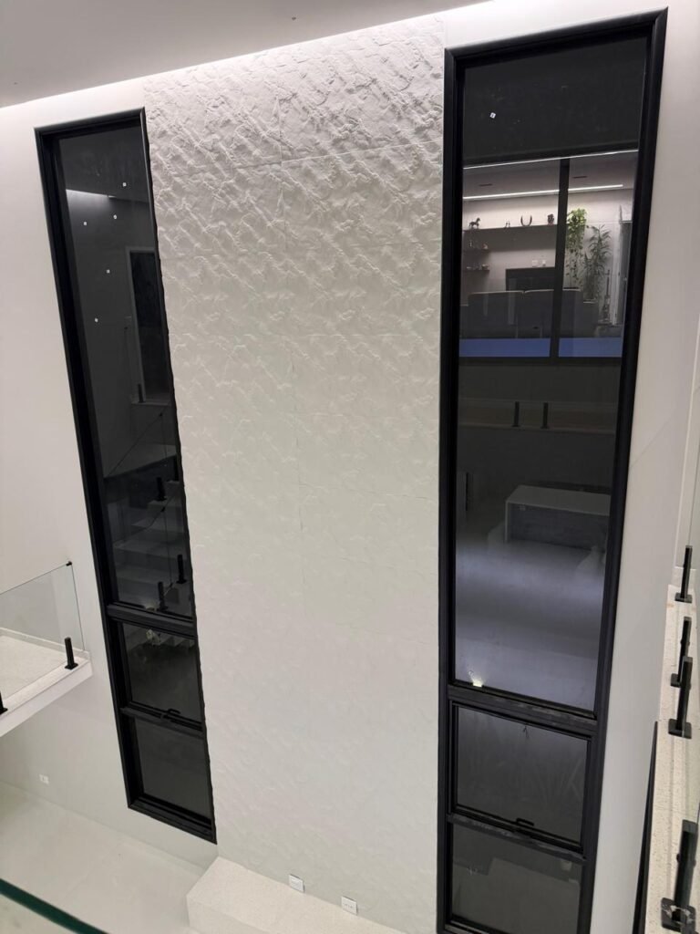 Casa à venda no Alphaville 2 — 4 suítes com closet e piscina com raia